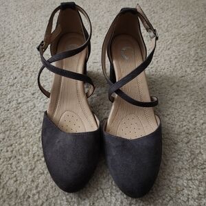 NEW Journee Dark Grey Cross Strap Leather Sole Heels